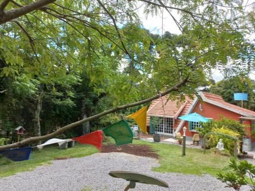 Chalé São Rafael - Recanto da Natureza的儿童游玩区