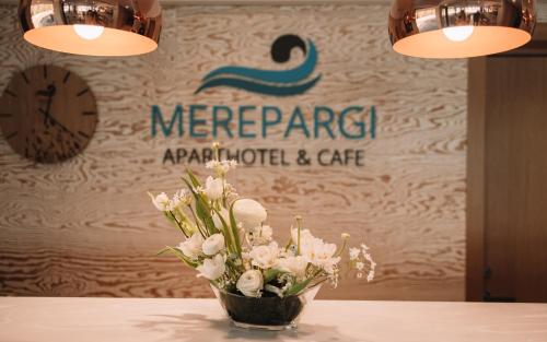 Merepargi ApartHotel & Cafe的证书、奖牌、标识或其他文件