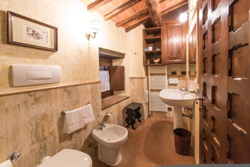 Castelletto di Montebenichi的一间浴室