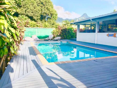 阿瓦鲁阿Avarua Escape, Rarotonga的后院的游泳池