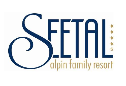 卡顿巴赫Alpin Family Resort Seetal的埃尔金家庭度假标志