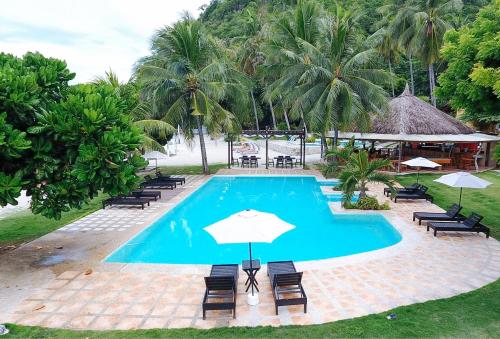 RedDoorz Cebu Club Fort Med Inc内部或周边的泳池