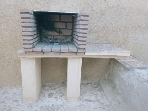 Pedrosa del ReyWilly Fogg的壁炉旁的长凳