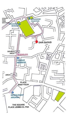 马拉喀什达尔达乌德旅馆的红色点的城市地图