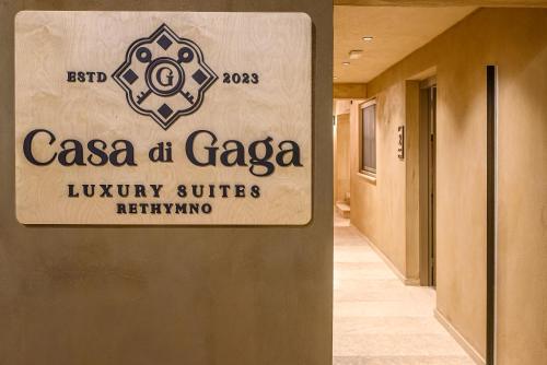 罗希姆诺Casa di Gaga的建筑物墙上的标志