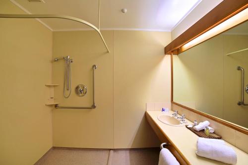 布伦特伍德酒店的一间浴室