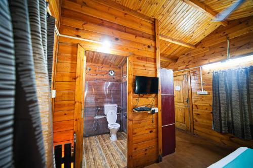 巴加Casa De Silver的小木屋内带卫生间的浴室