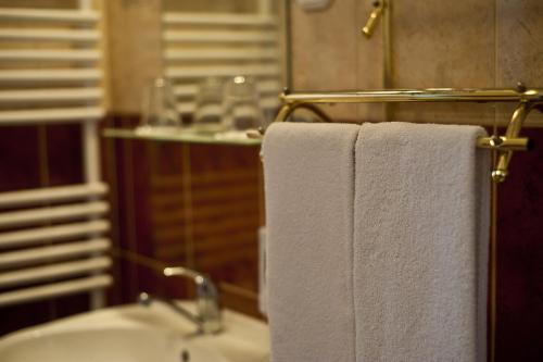 加拿大布达佩斯酒店的一间浴室