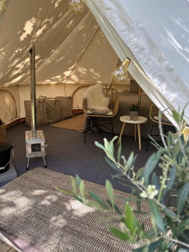 Glampingtält, privat område, 3 mil utanför Örebro