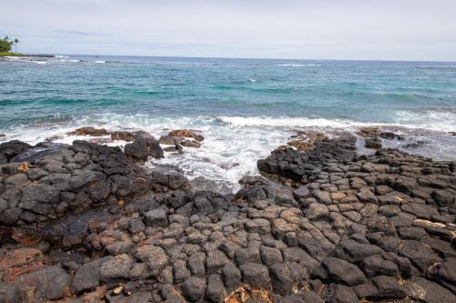 KukuiulaKuhio Shores 107的海洋和岩石在水中的形象