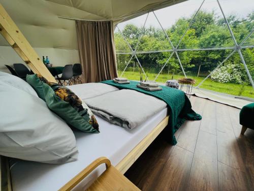 Glamping Stacja Zieleniec w Nałęczowie