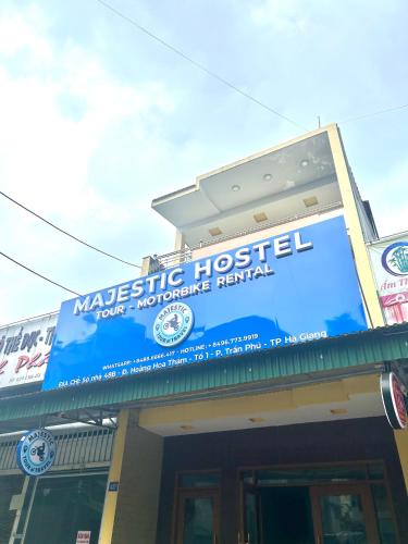 Majestic Hostel - Tour & Motorbike Rental