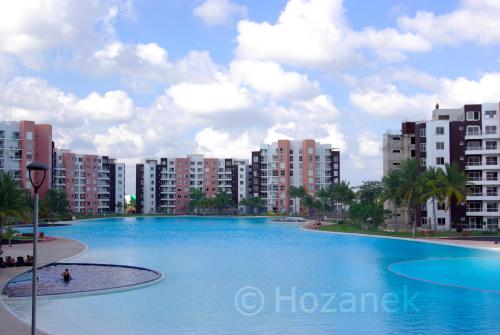 坎昆Departamento 'Hozanek' en Dream Lagoons Cancun的城市中心的大型游泳池