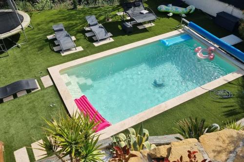 Magnifique villa avec piscine et vue panoramique内部或周边泳池景观