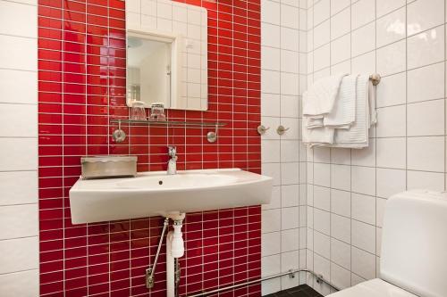 耶姆特堡酒店的一间浴室