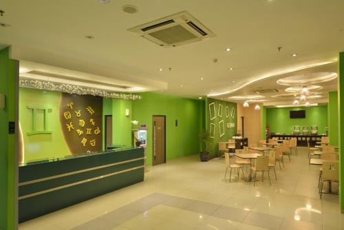 Zodiak MT Haryono by KAGUM Hotels餐厅或其他用餐的地方