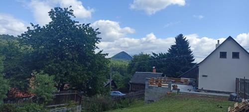 山景或在度假屋看到的山景