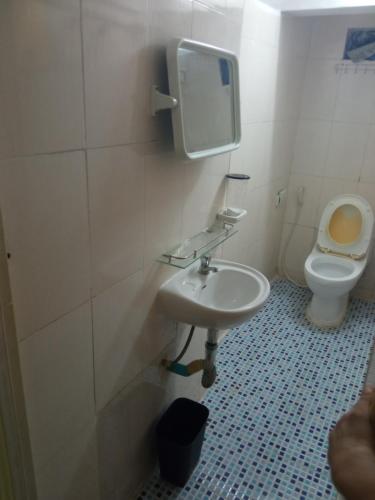 华越宾馆的一间浴室