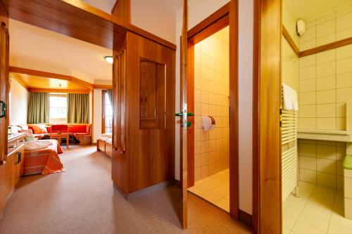 Plattner's Alpenhotel的一间浴室