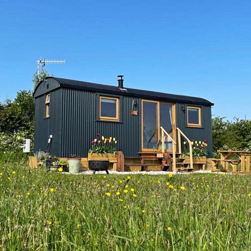 Luxury Shepherd Hut in the Peak District