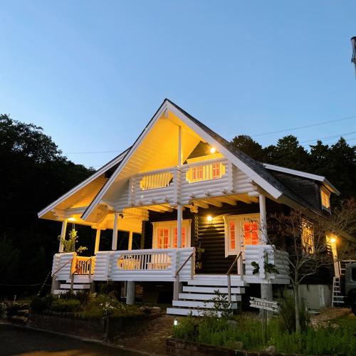 高岛市'OLI' OLI tree - Vacation STAY 39608v的灯火通明的房子