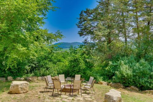 New AlbinNew Albin Vacation Rental with Fire Pit and Views!的相册照片