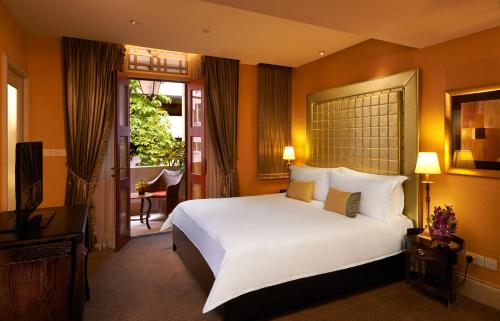 The Scarlet Singapore客房内的一张或多张床位