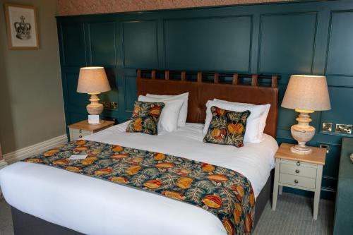 The Royal Inn by Chef & Brewer Collection