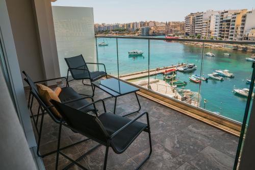 86 Spinola Bay