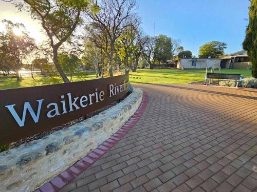 WaikerieRiverview Haven的步进能动表的标志