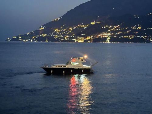 Amalfi Coast Yacht平面图