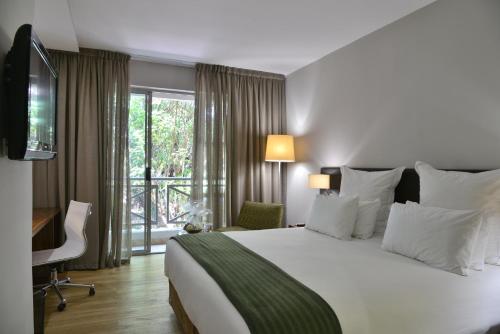 洛奇哈拉雷克雷斯塔酒店客房内的一张或多张床位