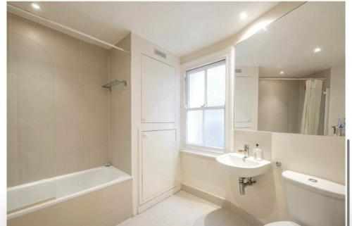 Luxury Flat in the heart of South London的一间浴室