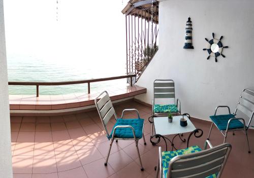 Seafront Corus Resort Port Dickson的阳台或露台