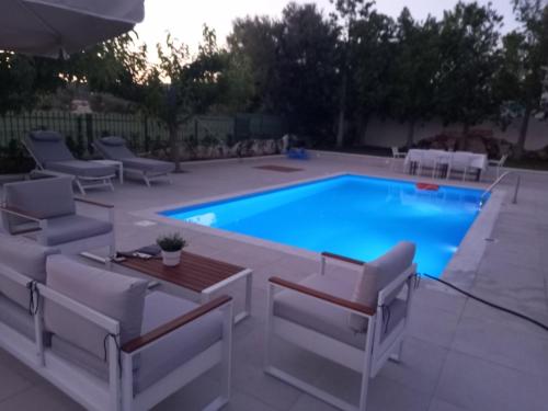 Villa Evàlia - Private Villa With Pool -Malakonda ,Eretria ,Greece内部或周边的泳池