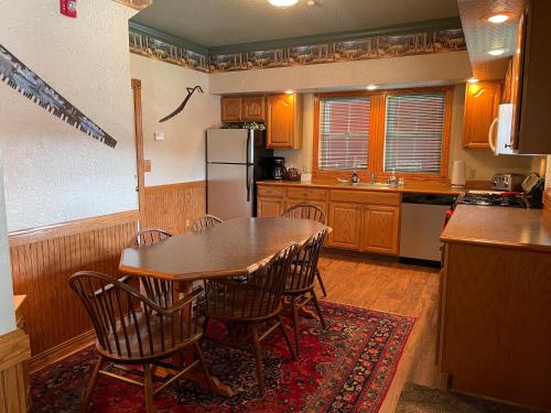 Beaver Valley Lodge的厨房或小厨房