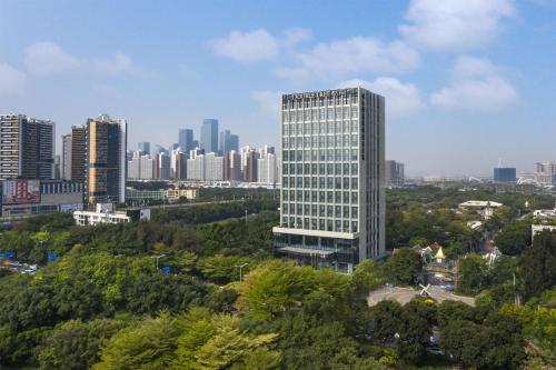 深圳深圳南山希尔顿逸林酒店及公寓的城市中心高楼