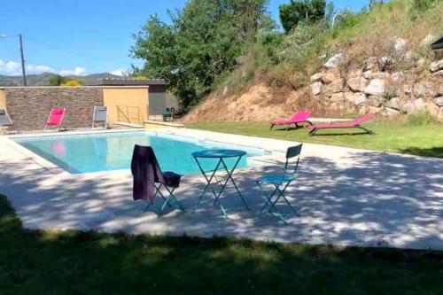 Villa et chalet avec piscine proche Aix & Luberon平面图