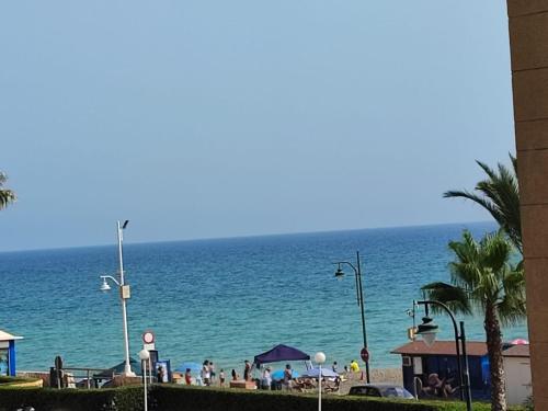 马拉加Casa Playa Guadalmar的海滩上可欣赏到海景