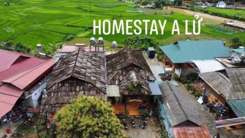 Mù Cang ChảiA Lử Homestay的房屋的顶部景色,如字面上的民宿