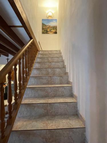 马略卡岛帕尔马Casa de Limon的墙上画的楼梯