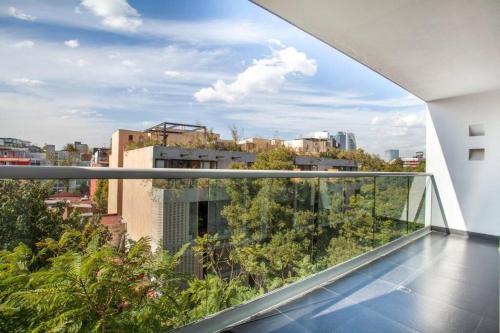 墨西哥城Corazón de Condesa 3 departamentos - 200Mbps WiFi, Roof, Gym的市景阳台