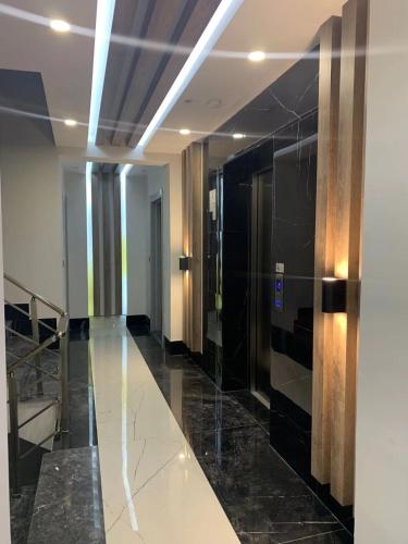 安塔利亚Antalya centre的大楼的走廊,带电梯
