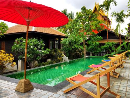 Baan Saen Fang Chiang Mai - SHA Plus内部或周边的泳池