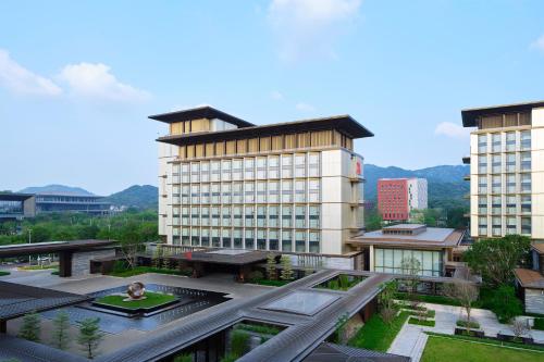 广州广州白云国际会议中心越秀万豪酒店的城市建筑景观
