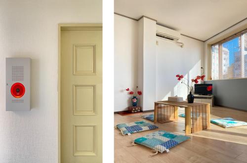 东京Uhome Mitomi Home 3F的两张带门和桌子的房间的照片