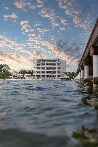 Ocean's Edge Belize