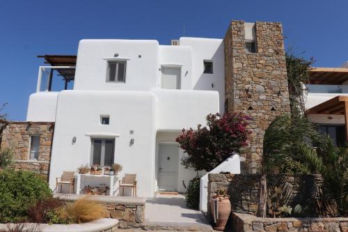 阿诺梅拉Antheia Suite of Mykonos的波萨诺阿马尔菲海岸的白色房子