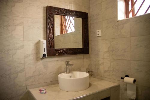 Heritage Hotels Arua的一间浴室