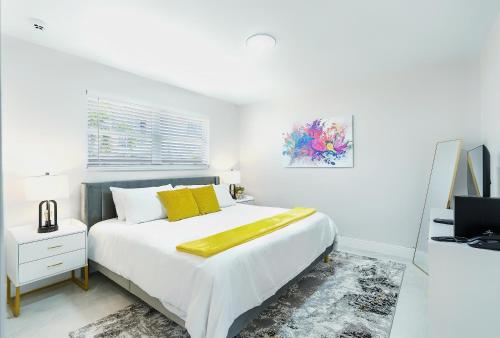 Azul Suite - Upscale 1-Bedroom Unit客房内的一张或多张床位